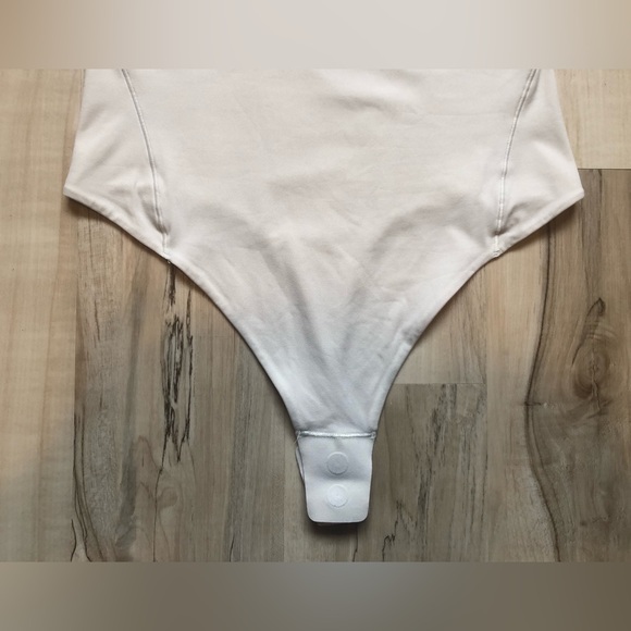 Lululemon Wundermost Ultra-Soft Nulu Square-Neck Sleeveless Body Suit Bone Color - Picture 4 of 9